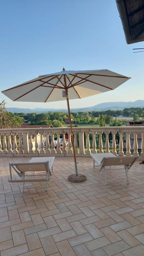 La Casa Del Mago Camere E Appartamenti Pissignano Buitenkant foto